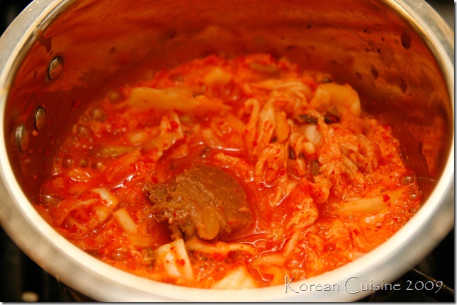 korean-cuisine-kimchi-dwenjang-soondooboo-jjigae